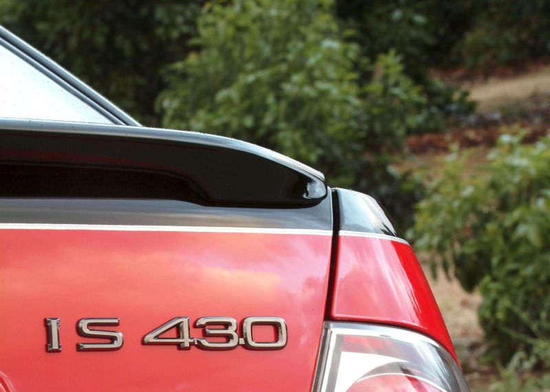 Illustration for article titled The Lexus IS430 Was the Confusing Precursor to The IS-F
